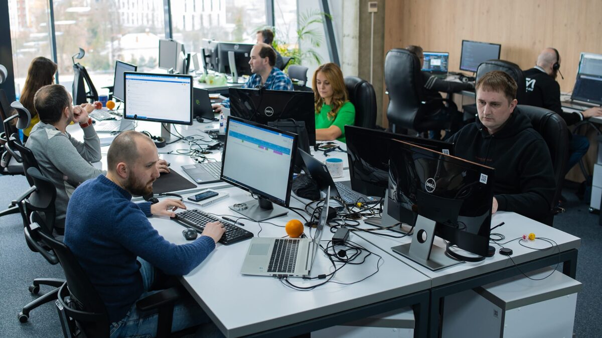 Distributed Team: Experts Talk about Getting it Right