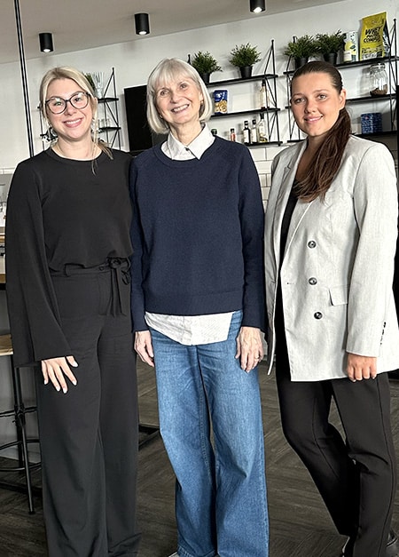 Lea Nuppenau sammen med to kolleger under Systematic Day hos Conscensia i Warszawa.